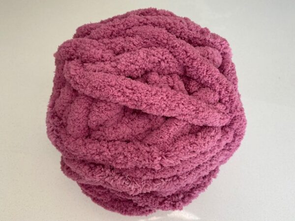 Chunky-Chenille-Yarn-DuskPink