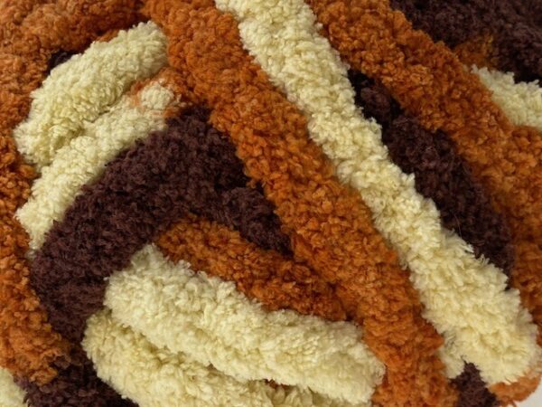 Chunky-Chenille-Yarn-HoneyComb-2