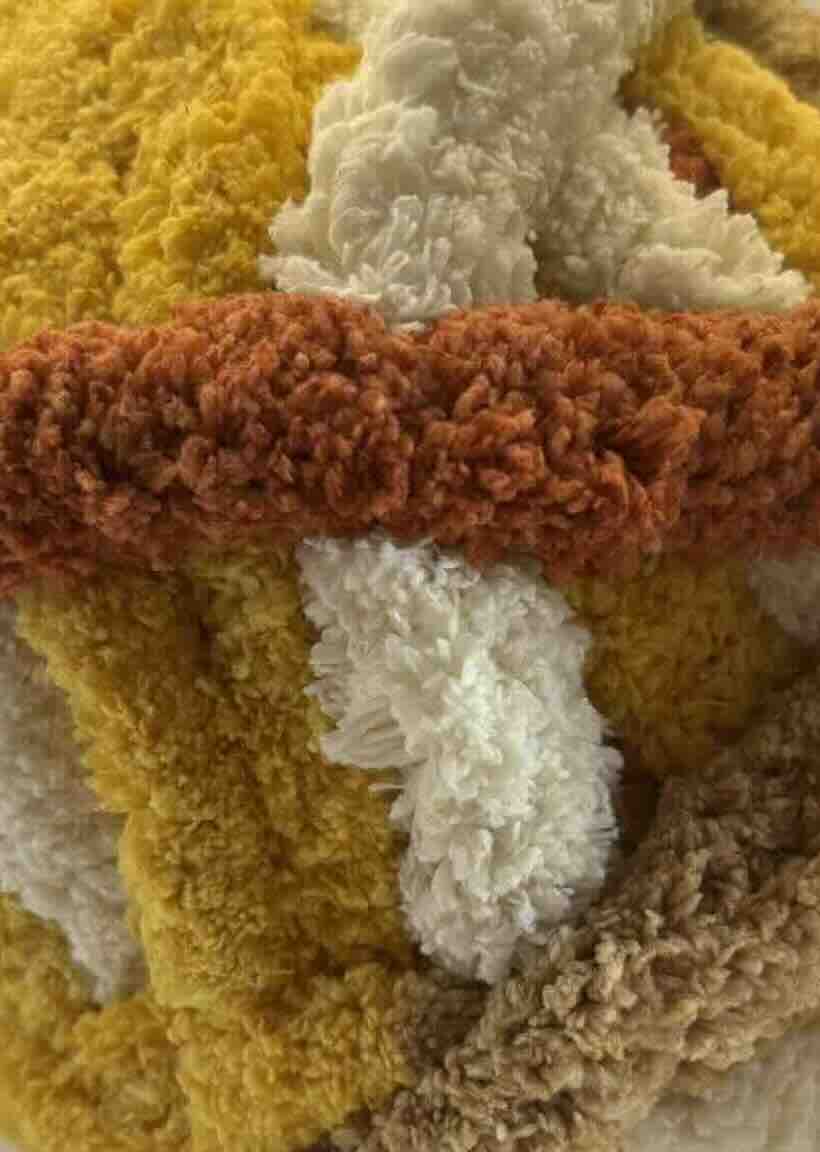 Chunky Chenille Yarn Honeycomb Light - Image 2